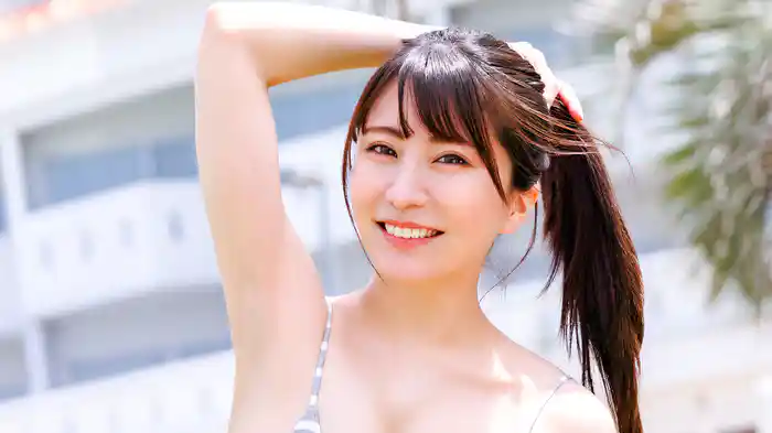 小森あきほ『清楚なお姉さんの服の下』