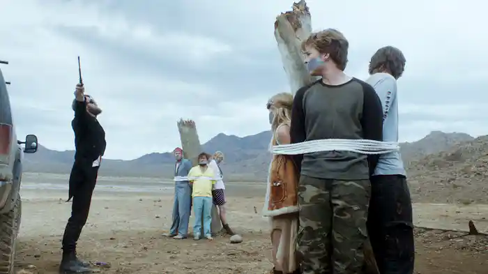 トレジャーハンター　麻薬王の殺し屋に狙われた男たち