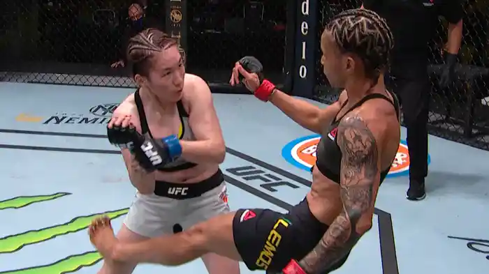 魅津希 vs アマンダ・レモス