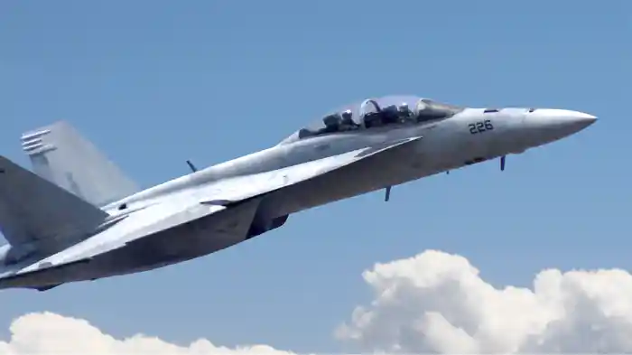 世界の軍用機   F/A-18ホーネット編