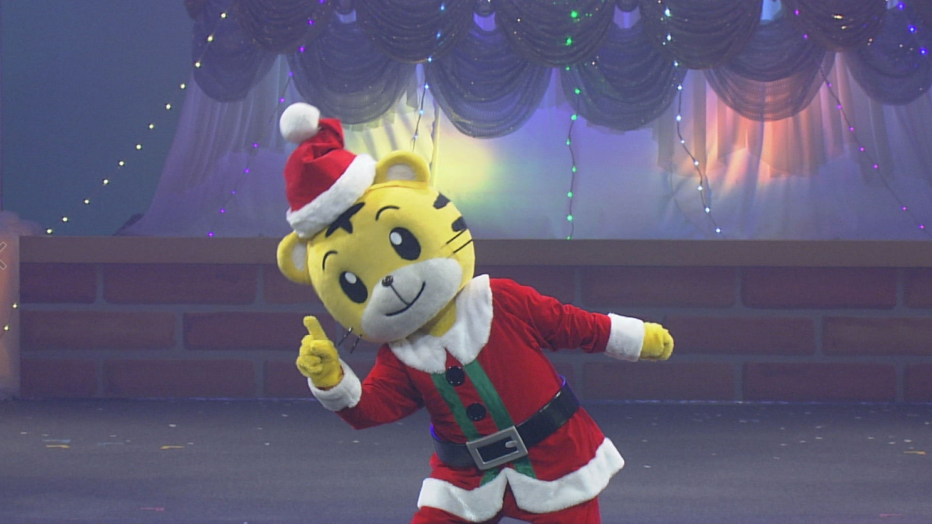 しまじろうコンサート　しまじろうと　なないろのクリスマスツリー