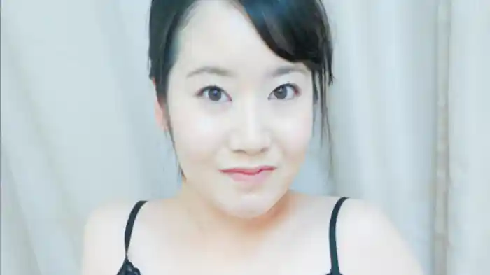小山信子『退屈な日常に耐えられず欲求不満が募った気品漂う若奥さまのやんごとなき痴態』