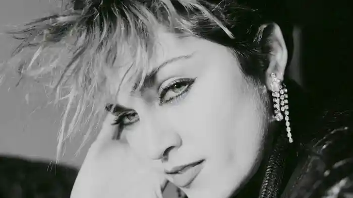 マドンナ：ムーヴ・トゥ・ザ・ミュージック