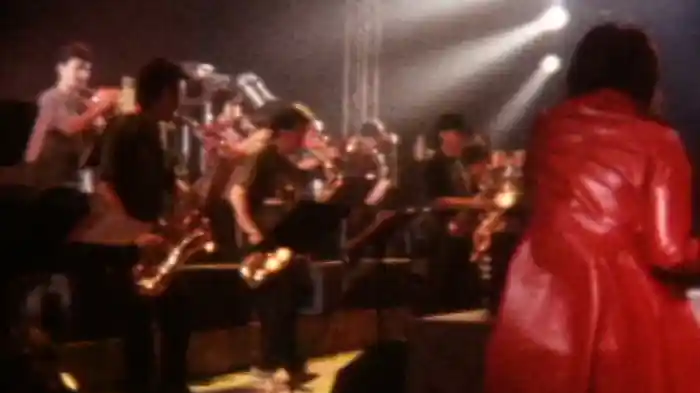 BAD DOG NO BISCUITS (Live 2001/8/10)