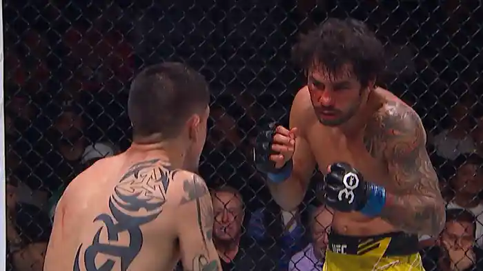 アレッシャンドレ・パントージャ vs. ブランドン・モレノ