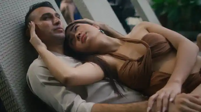 人妻の秘密 午前0時の誘い