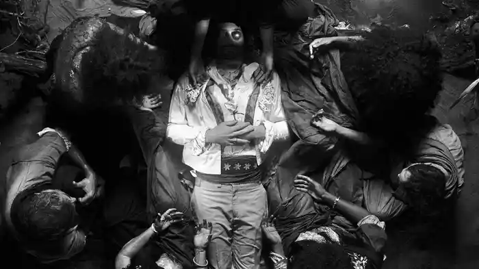 彼奴を深く埋めろ