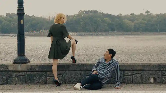 オフィスのお姉さん