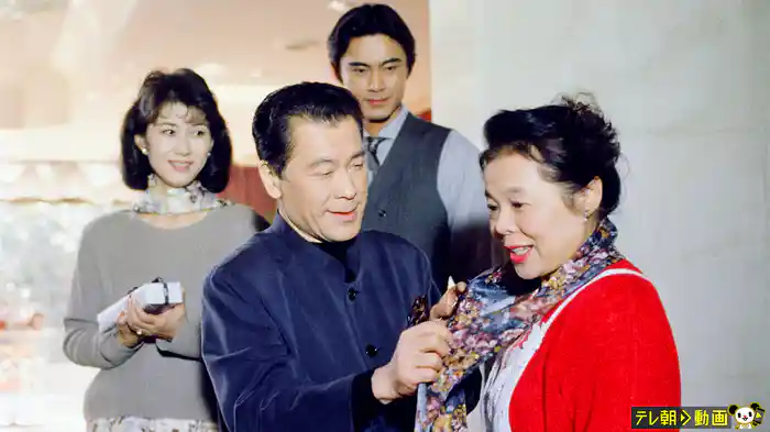 家政婦は見た！　名門ファッションデザイナー家族の乱れた秘密　ブランド相続を狙う女たちの華やかな争い