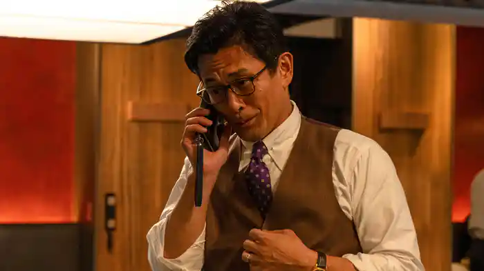 アングリースクワッド　公務員と７人の詐欺師