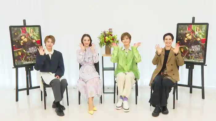 NOW ON STAGE 雪組宝塚大劇場・東京宝塚劇場公演『ROBIN THE HERO』『オーヴァチュア!』
