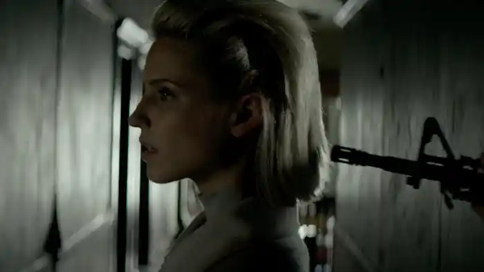 クリティカル・ブロンド