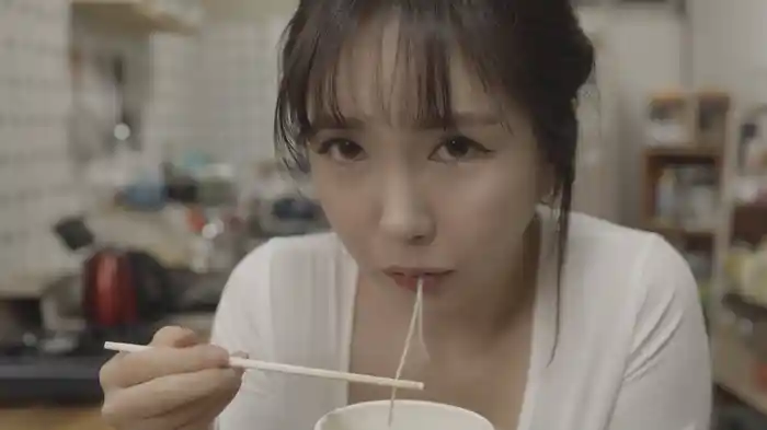 ノーブラカップ麺