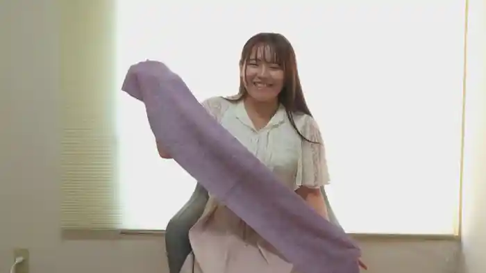 ポロリは見ちゃダメ！タオル一枚で生着替えチャレンジ なな23才