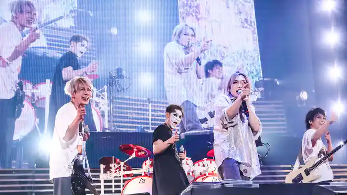 ゴールデンボンバー 20周年アリーナライブ「新作-shinsaku-」