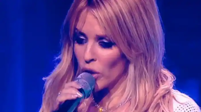 Kylie Minogue - Showgirl