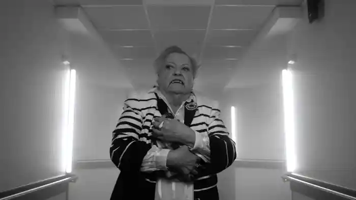 老人ホームの吸血鬼