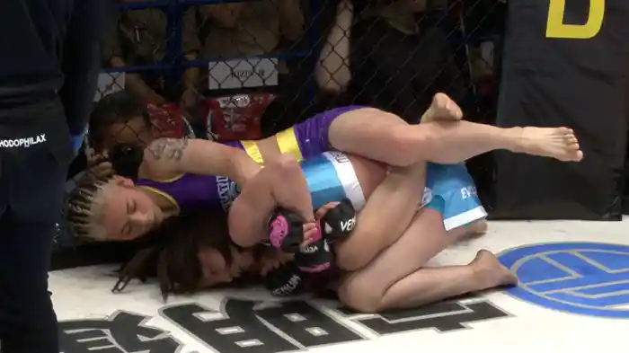 ケイト・ロータスvs長野美香【DEEP JEWELS 37】