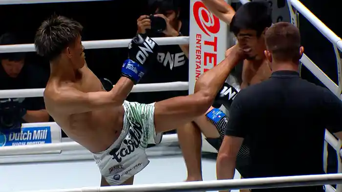 与座優貴 vs. エルブルース・オスマノフ【ONE Friday Fights 109】