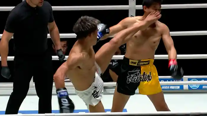 与座優貴 vs. ペッタノン【ONE Friday Fights 116】