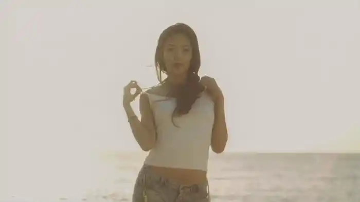 甘える女