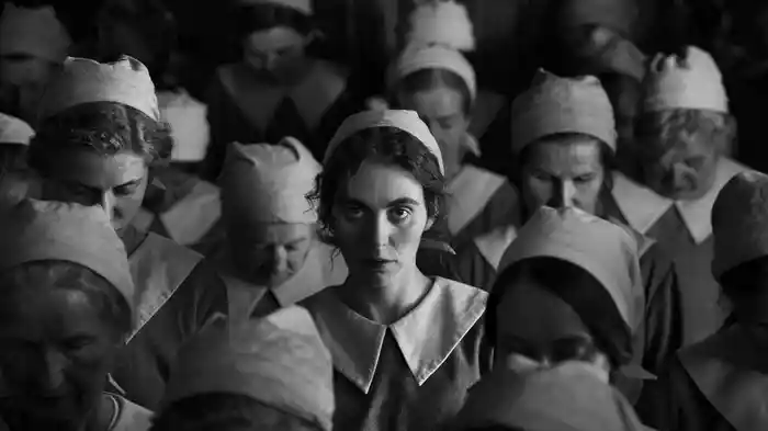 ガール・ウィズ・ニードル