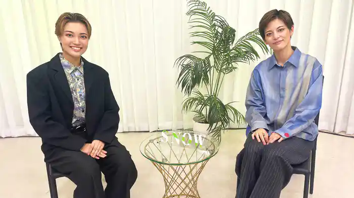 TAKARAZUKA NEWS Pick Up「CONNEXT 雪組 朝美絢×苑利香輝」