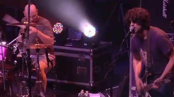 Dinosaur Jr. - Bug Live At 9:30 Club: In The Hands Of The Fans