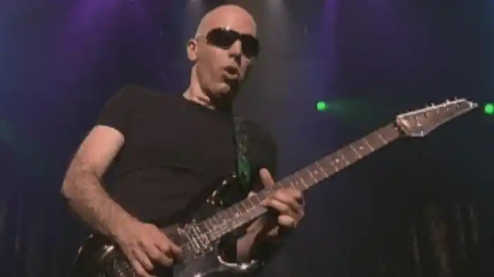Joe Satriani - Satriani LIVE!
