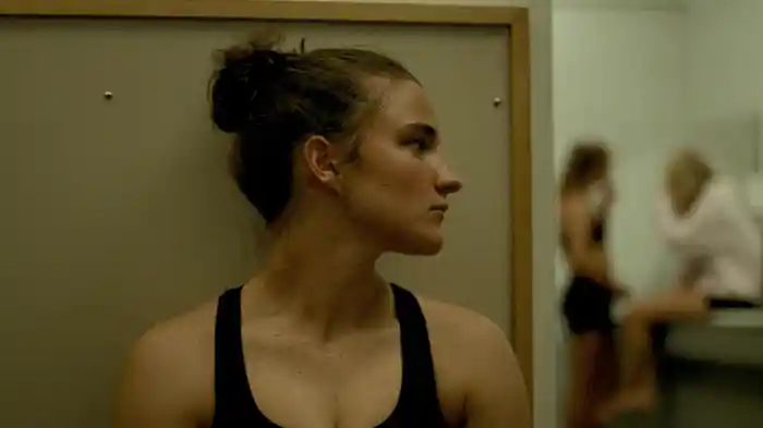 ジュリーは沈黙したままで