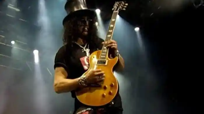 Velvet Revolver - Let It Roll: Live in Germany