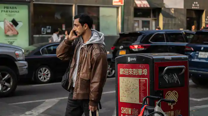 リレー : 声なき仲介者