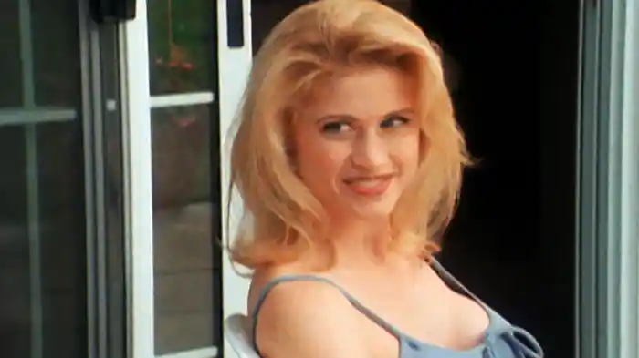 美しすぎる人妻