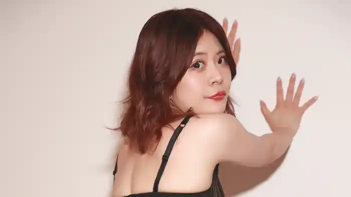 花々緒みき『見えそうで見えない』