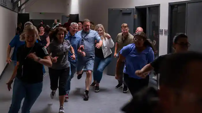 ソーツ&プレイヤーズ / 銃乱射事件から生き延びる方法