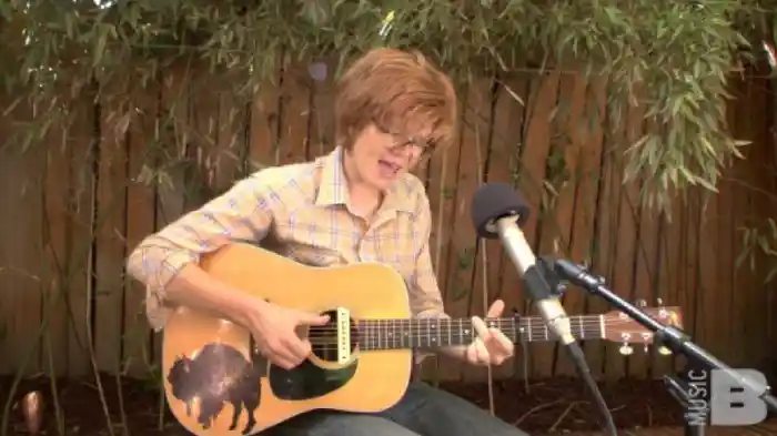 Brett Dennen - A Backyard Session with Brett Dennen