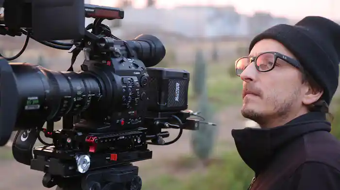 カメラだけを武器に / ブレント・ルノー 最期の取材