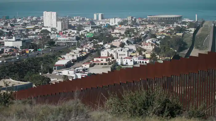 クリティカル・インシデント / 国境で死んだ移民
