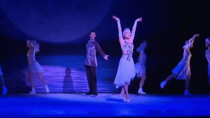 The Imperial Ice Stars - Ice Dance: Swan Lake (2015)