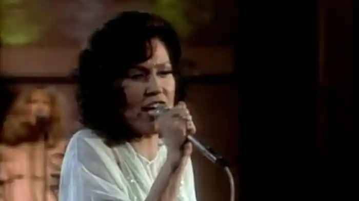 Loretta Lynn - You're Lookin' at Country: Legends in Concert