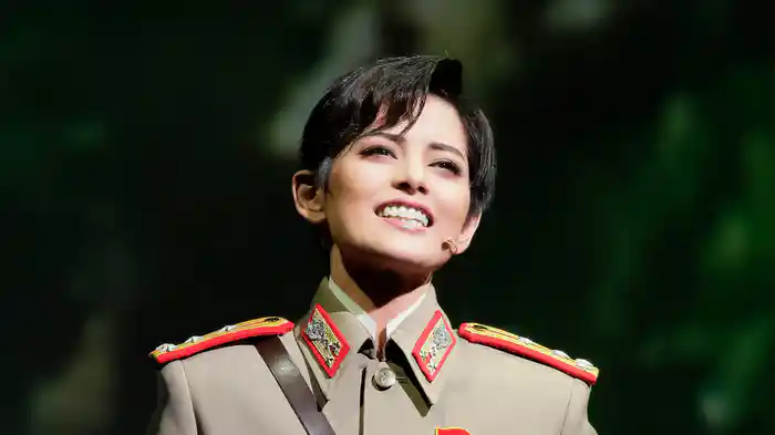 愛の不時着('24年雪組・梅田芸術劇場・千秋楽)