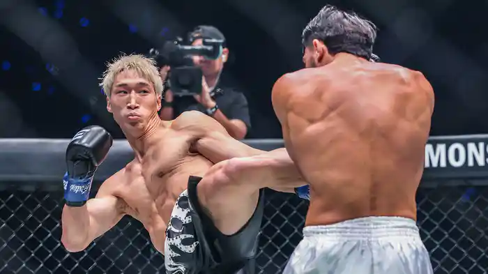 安保瑠輝也 vs. マラット・グレゴリアン【ONE 173：スーパーボン VS 野杁】