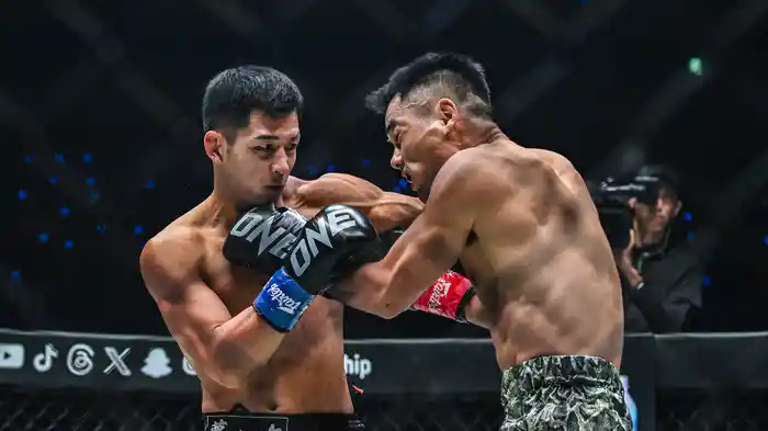 秋元皓貴 vs. ウェイ・ルイ【ONE 173：スーパーボン VS 野杁】