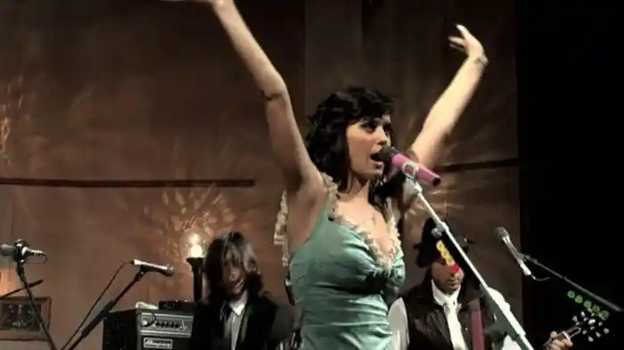 Satin Dolls,Katy Perry - Sesiones