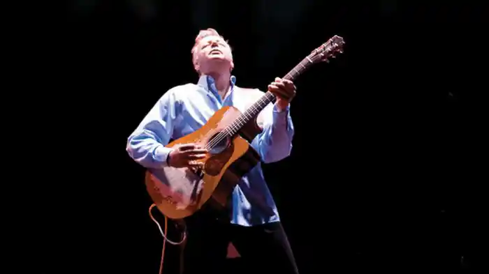 Tommy Emmanuel - Center Stage